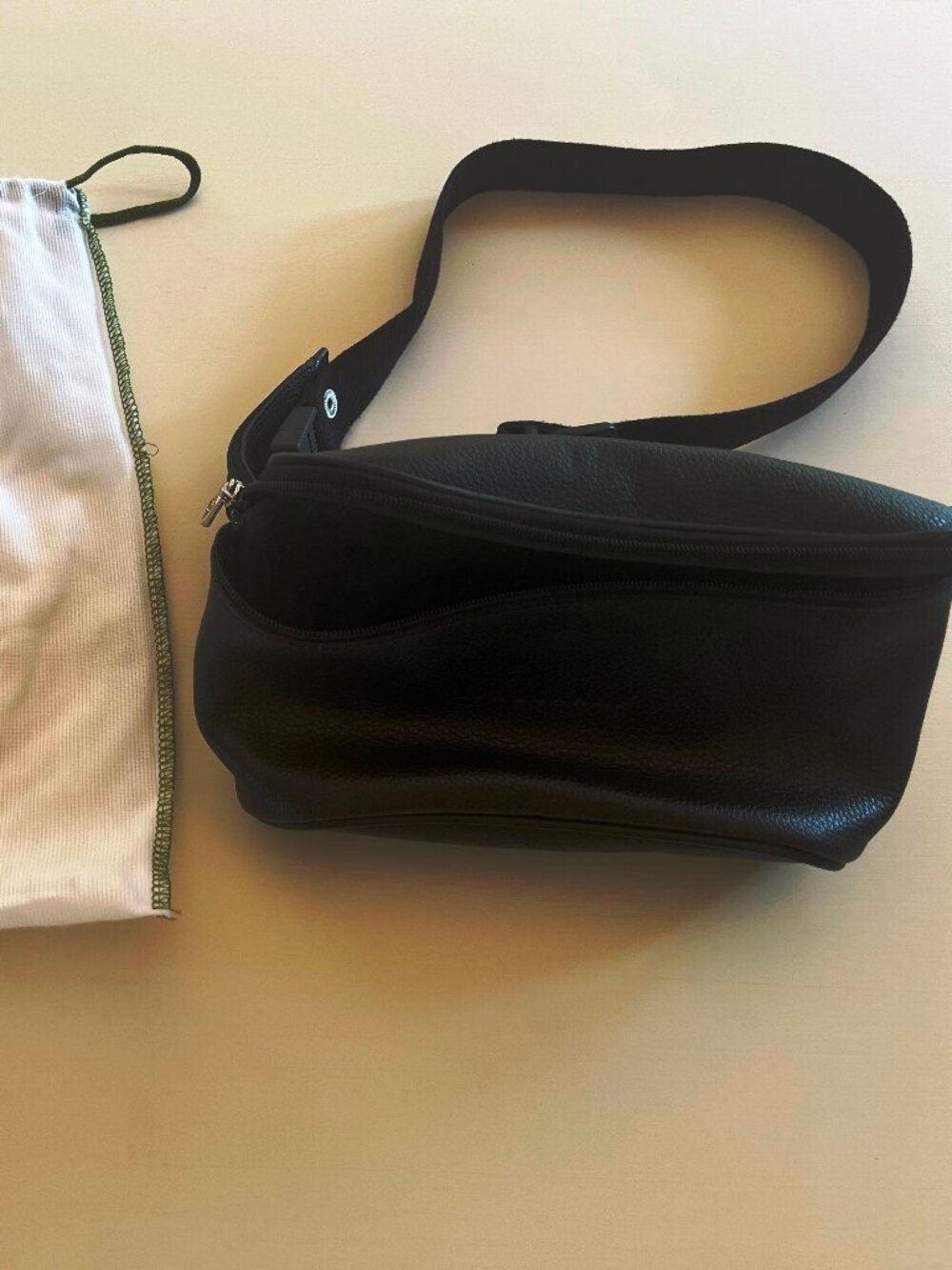 Longchamp Paris LE FOULONNÉ M BELT BAG Womens Black - Leather